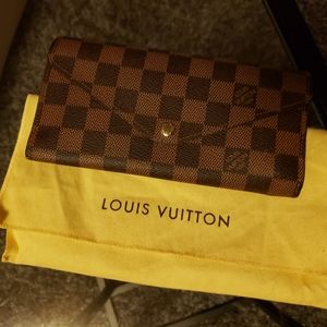 Authentic Louis vuitton wallet